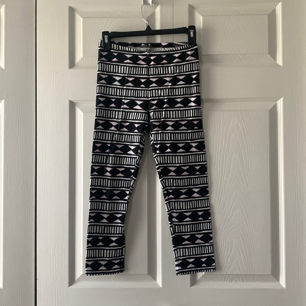 Kids Black and White Pattern Leggings